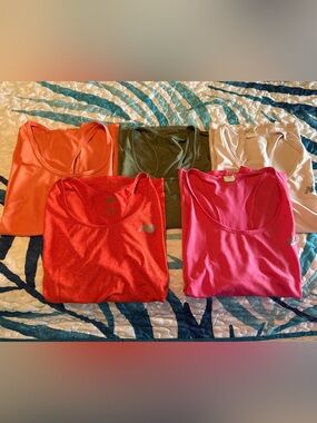 New Balance - 5 Women's Tank Tops